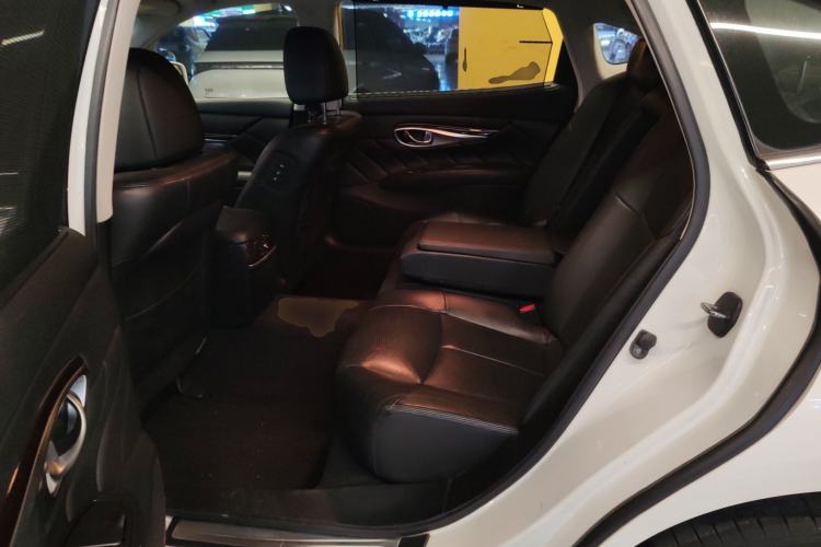 Used Infiniti Q70 2013 Q70L 2.5L Elegance Edition Left Rear Seat