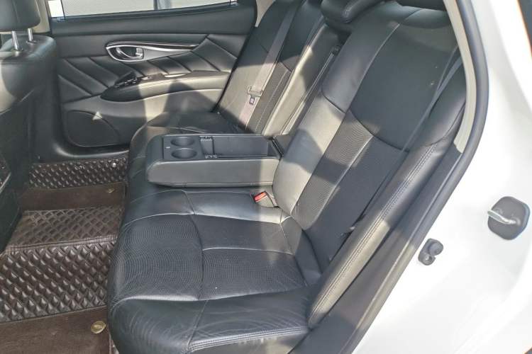 Used Infiniti Q70 2013 Q70L 2.5L Comfort Edition Left Rear Seat