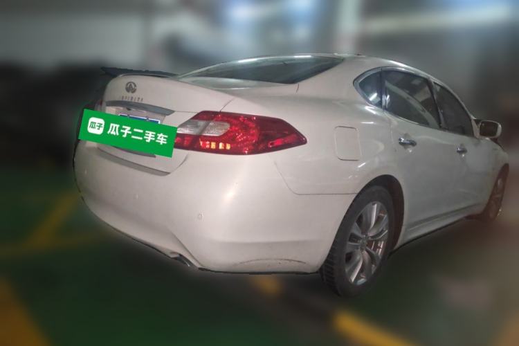 Used Infiniti Q70 2013 Q70L 2.5L Elegance Edition Rear Right 45 Deg