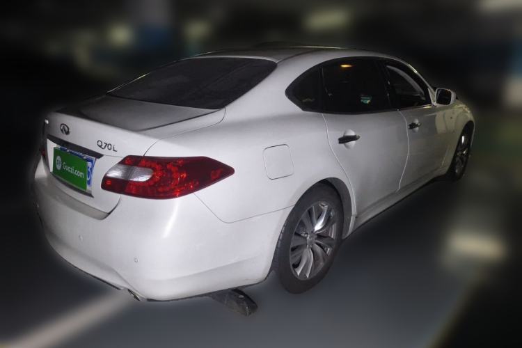 Used Infiniti Q70 2013 Q70L 2.5L Elegance Edition Rear Right 45 Deg
