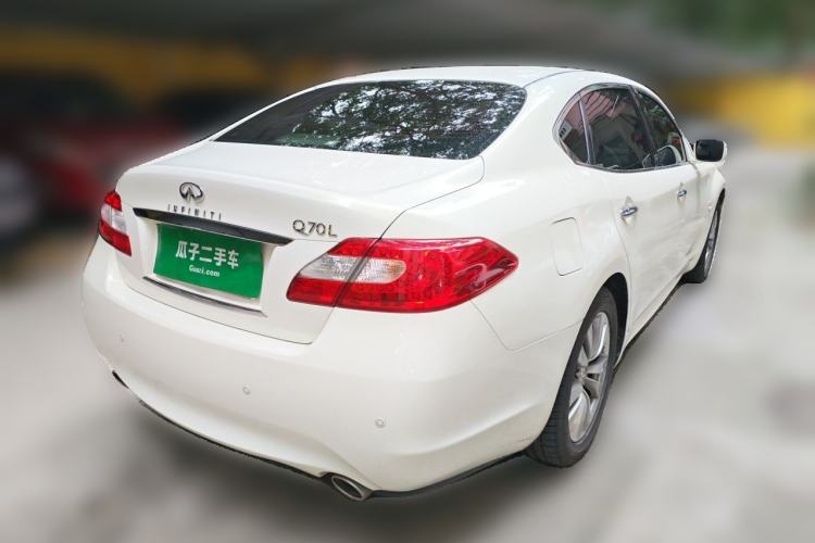 Used Infiniti Q70 2013 Q70L 2.5L Elegance Edition Rear Right 45 Deg