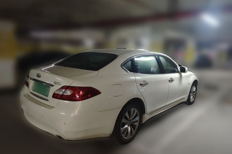 Used Infiniti Q70 2013 Q70L 2.5L Elegance Edition Rear Right 45 Deg