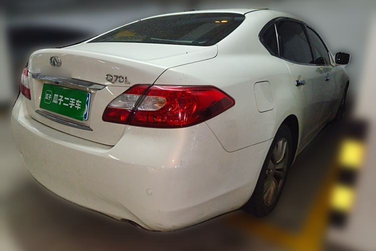 Used Infiniti Q70 2013 Q70L 2.5L Luxury Edition Rear Right 45 Deg