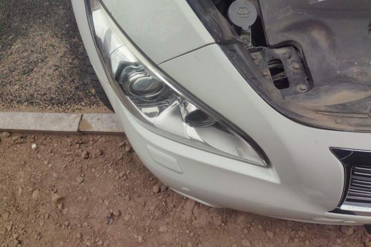 Used Infiniti Q70 2013 Q70L 2.5L Comfort Edition Right Front Headlight