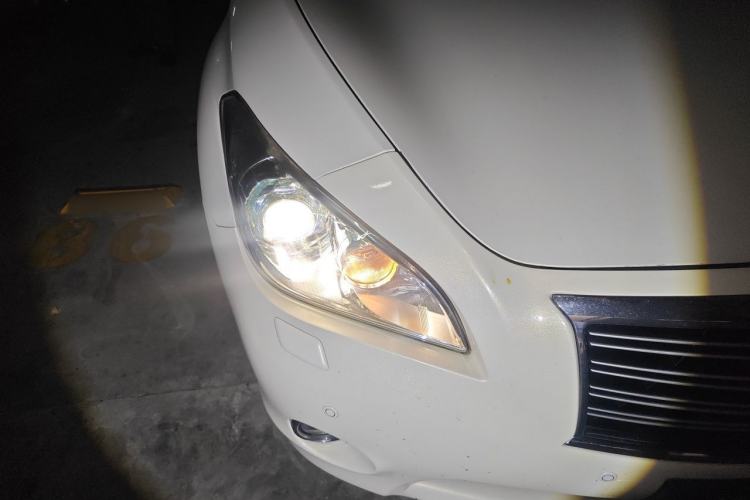 Used Infiniti Q70 2013 Q70L 2.5L Elegance Edition Right Front Headlight