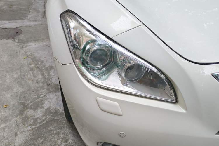 Used Infiniti Q70 2013 Q70L 2.5L Elegance Edition Right Front Headlight