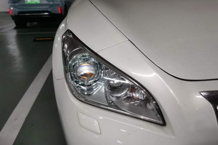 Used Infiniti Q70 2013 Q70L 2.5L Elegance Edition Right Front Headlight