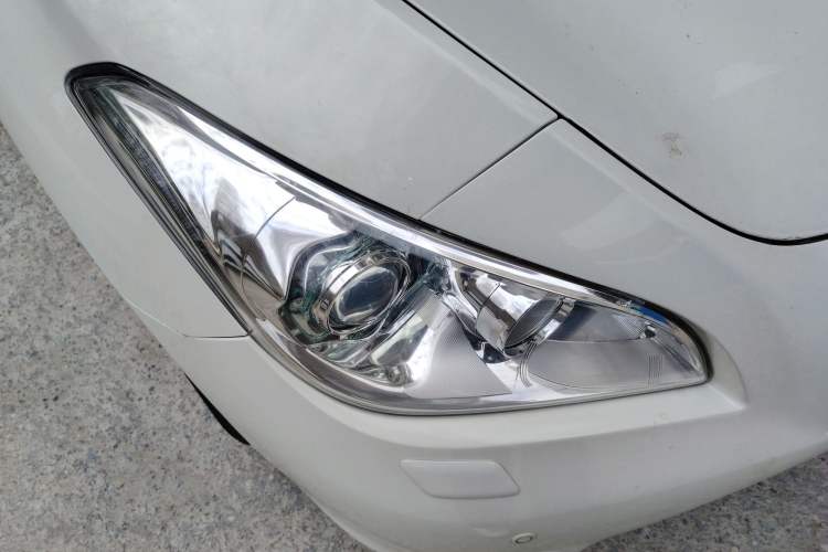 Used Infiniti Q70 2013 Q70L 2.5L Comfort Edition Right Front Headlight