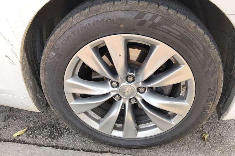 Used Infiniti Q70 2013 Q70L 2.5L Comfort Edition Right Front Wheel Hub