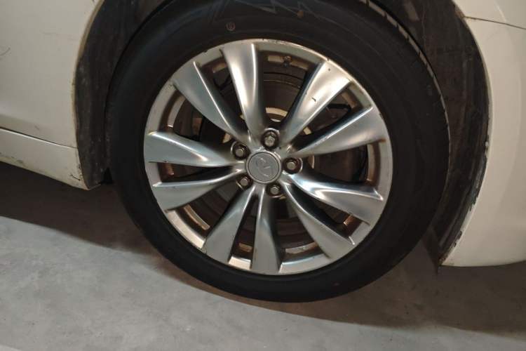 Used Infiniti Q70 2013 Q70L 2.5L Elegance Edition Right Front Wheel Hub