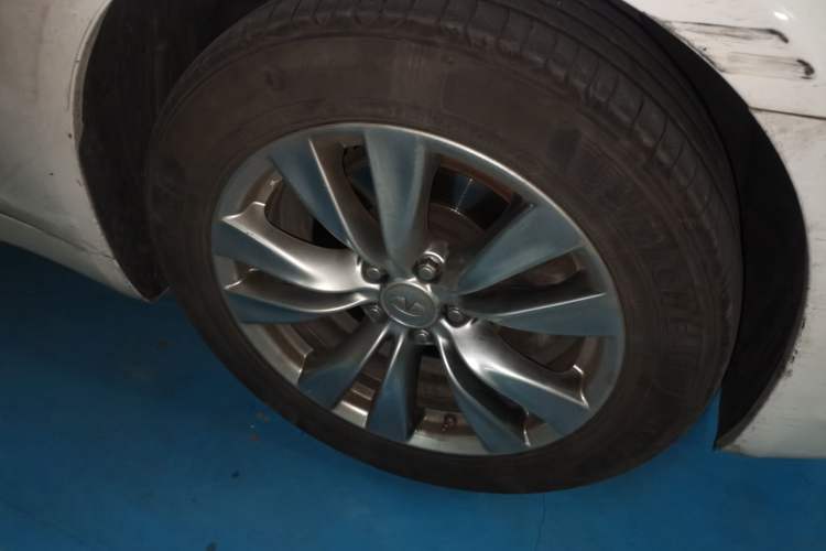 Used Infiniti Q70 2013 Q70L 2.5L Comfort Edition Right Front Wheel Hub