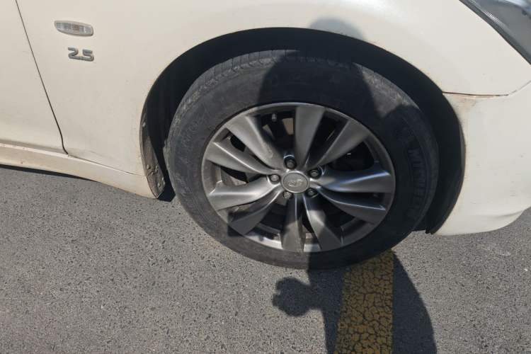 Used Infiniti Q70 2013 Q70L 2.5L Comfort Edition Right Front Wheel Hub