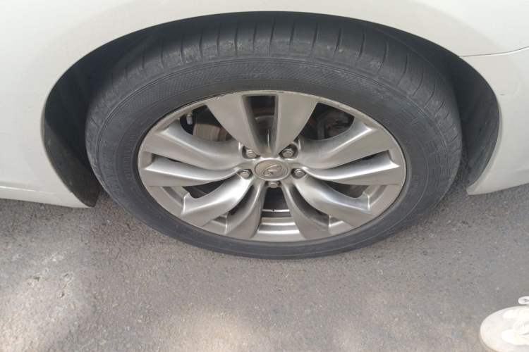 Used Infiniti Q70 2013 Q70L 2.5L Comfort Edition Right Front Wheel Hub