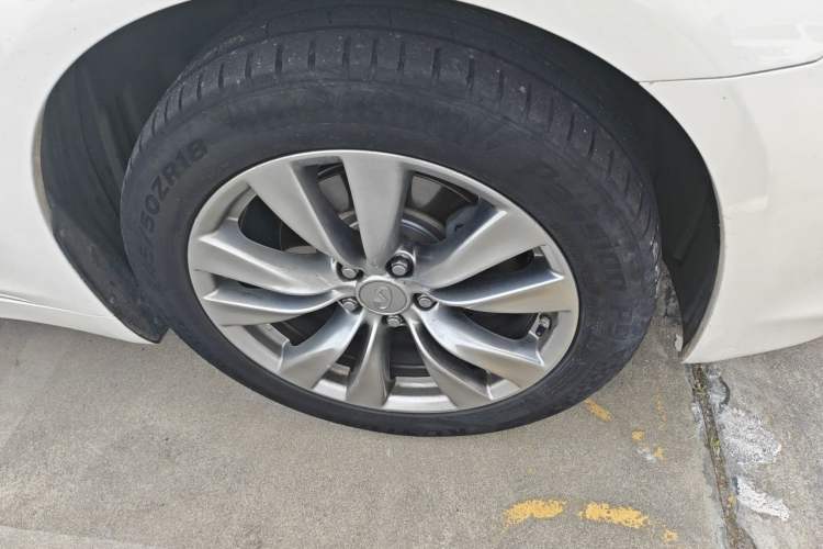 Used Infiniti Q70 2013 Q70L 2.5L Comfort Edition Right Front Wheel Hub
