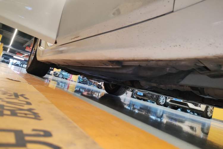 Used Infiniti Q70 2013 Q70L 2.5L Elegance Edition Right Side Sill
