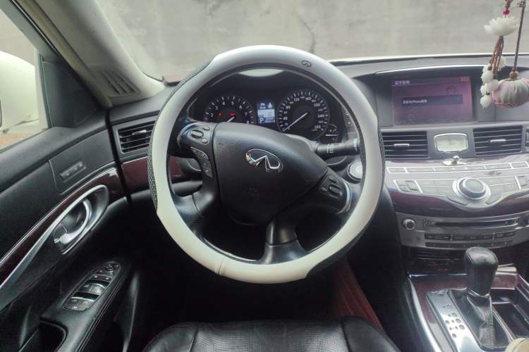 Used Infiniti Q70 2013 Q70L 2.5L Comfort Edition Steering Wheel