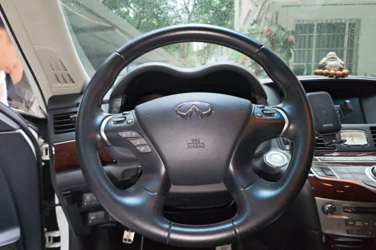 Used Infiniti Q70 2013 Q70L 2.5L Elegance Edition Steering Wheel