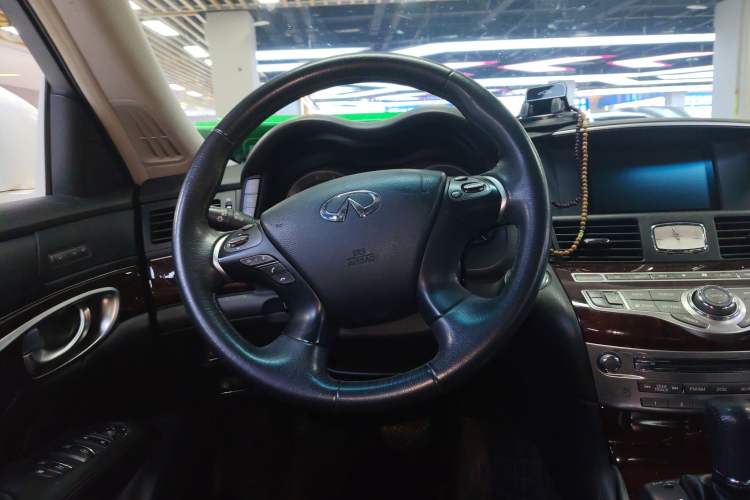 Used Infiniti Q70 2013 Q70L 2.5L Comfort Edition Steering Wheel
