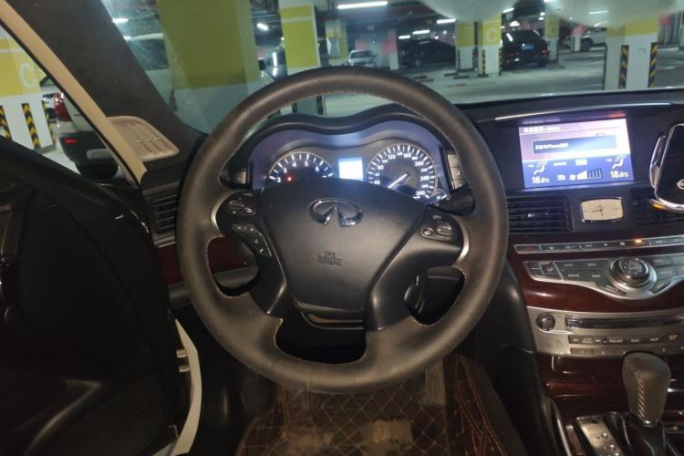 Used Infiniti Q70 2013 Q70L 2.5L Elegance Edition Steering Wheel