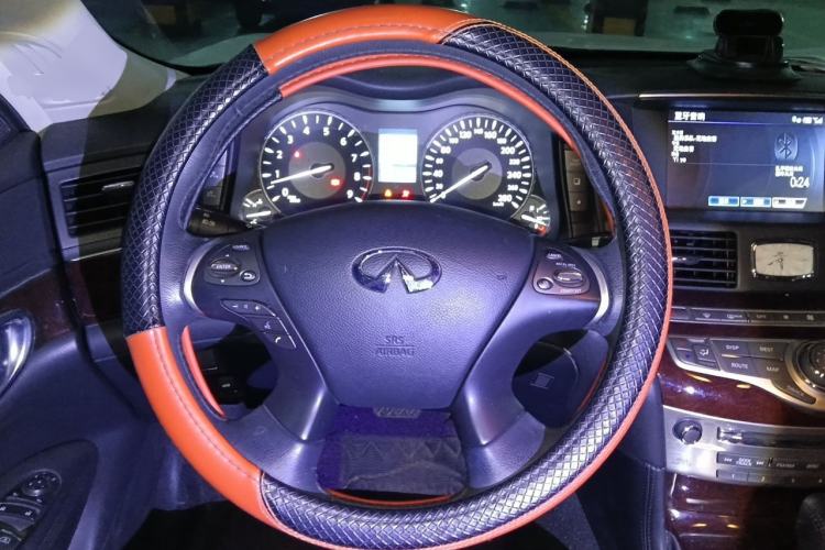 Used Infiniti Q70 2013 Q70L 2.5L Elegance Edition Steering Wheel