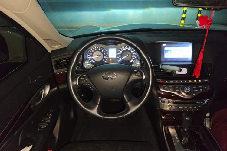 Used Infiniti Q70 2013 Q70L 2.5L Comfort Edition Steering Wheel