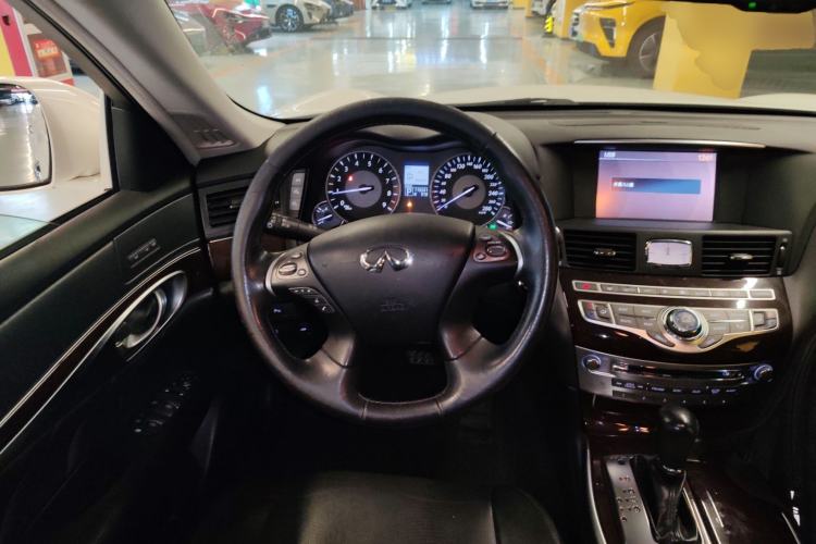 Used Infiniti Q70 2013 Q70L 2.5L Elegance Edition Steering Wheel