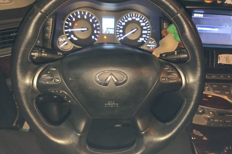 Used Infiniti Q70 2013 Q70L 2.5L Elegance Edition Steering Wheel