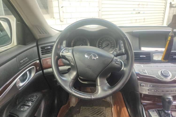 Used Infiniti Q70 2013 Q70L 2.5L Comfort Edition Steering Wheel