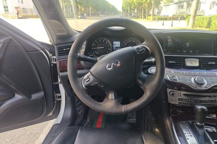Used Infiniti Q70 2013 Q70L 2.5L Comfort Edition Steering Wheel