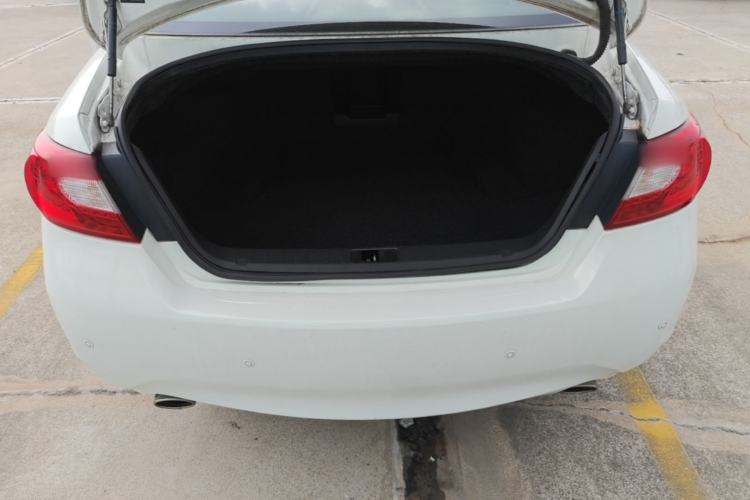 Used Infiniti Q70 2013 Q70L 2.5L Elegance Edition Trunk