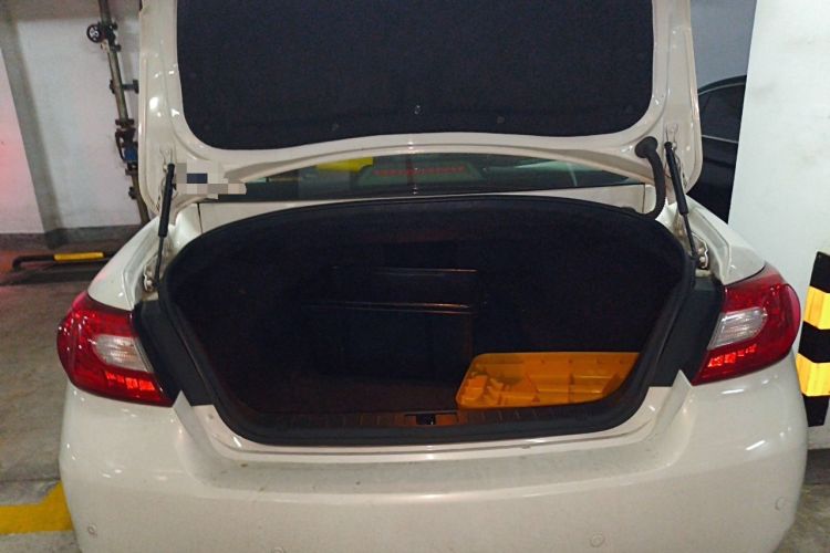 Used Infiniti Q70 2013 Q70L 2.5L Luxury Edition Trunk