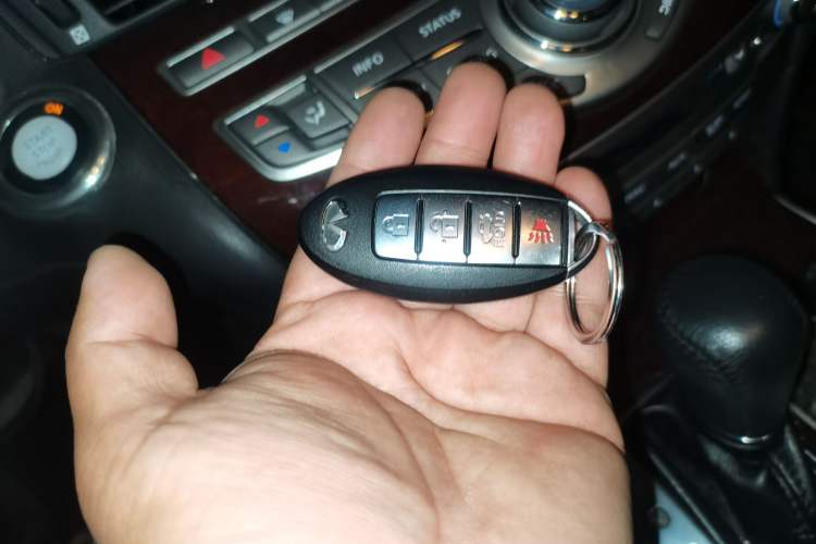 Used Infiniti Q70 2013 Q70L 2.5L Comfort Edition Vehicle Key