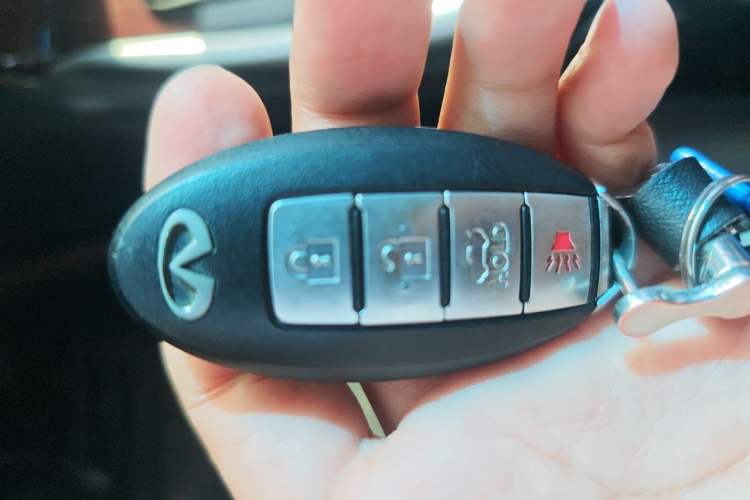 Used Infiniti Q70 2013 Q70L 2.5L Comfort Edition Vehicle Key