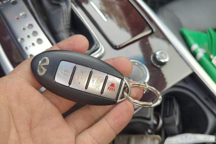 Used Infiniti Q70 2013 Q70L 2.5L Comfort Edition Vehicle Key