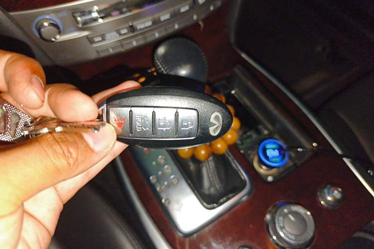 Used Infiniti Q70 2013 Q70L 2.5L Luxury Edition Vehicle Key