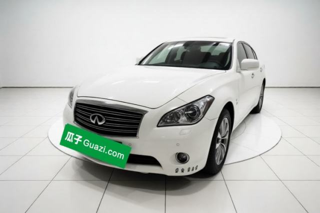 Ojetý Infiniti Q70 2013 Q70L 2.5L Elegance Edition