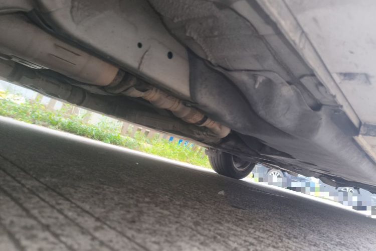 Used Infiniti Q70  Chassis Front Left