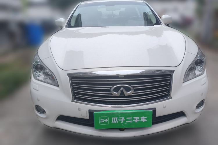 Used Infiniti Q70  Front