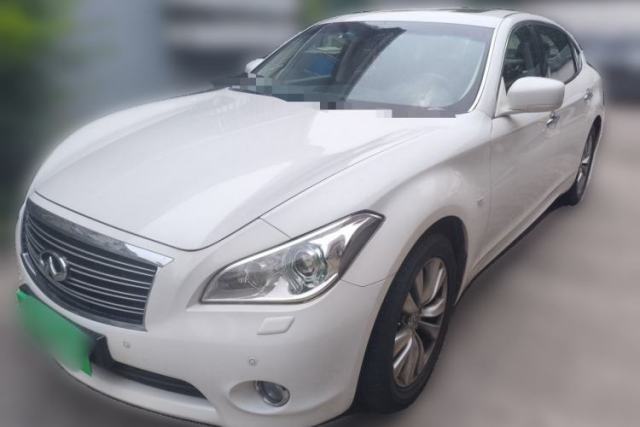 Used Infiniti Q70 Infiniti Q70 parallel import, 2.5-liter automatic, five seats, gasoline-powered