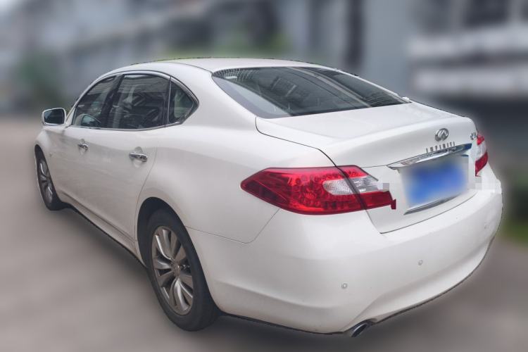 Used Infiniti Q70  Rear Left 45 Deg