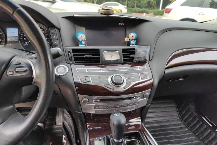 Used Infiniti Q70 2015 Q70L 2.5L Enjoyment Edition Audio And AC Panel