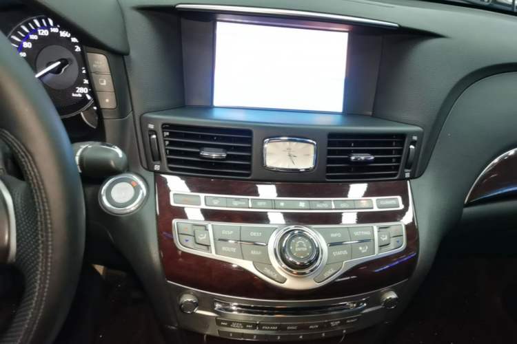 Used Infiniti Q70 2015 Q70L 2.5L Enjoyment Edition Audio And AC Panel