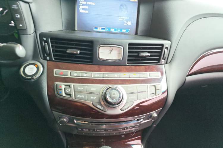 Used Infiniti Q70 2015 Q70L 2.5L Enjoyment Edition Audio And AC Panel
