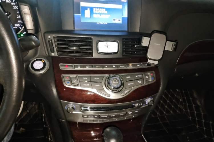 Used Infiniti Q70 2015 Q70L 2.5L Enjoyment Edition Audio And AC Panel
