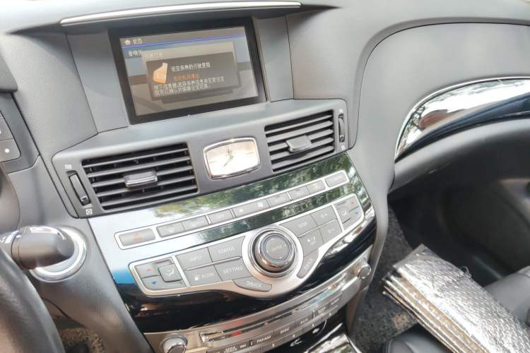 Used Infiniti Q70 2015 Q70L 2.5L Elite Edition Audio And AC Panel