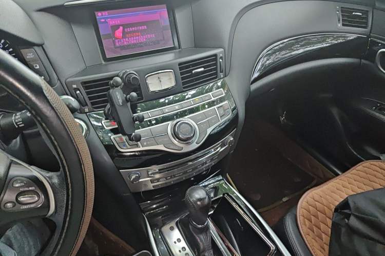 Used Infiniti Q70 2015 Q70L 2.5L Elite Edition Audio And AC Panel