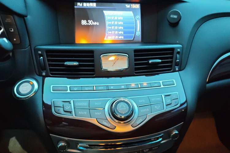 Used Infiniti Q70 2015 Q70L 2.5L Enjoyment Edition Audio And AC Panel