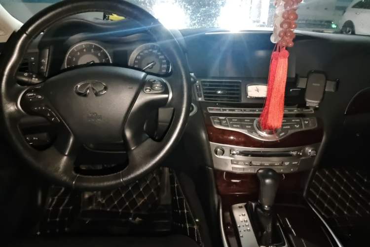 Used Infiniti Q70 2015 Q70L 2.5L Enjoyment Edition Center Console