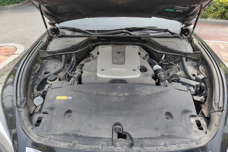 Used Infiniti Q70 2015 Q70L 2.5L Enjoyment Edition Engine Bay
