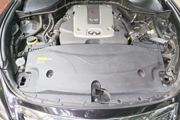Used Infiniti Q70 2015 Q70L 2.5L Elite Edition Engine Bay